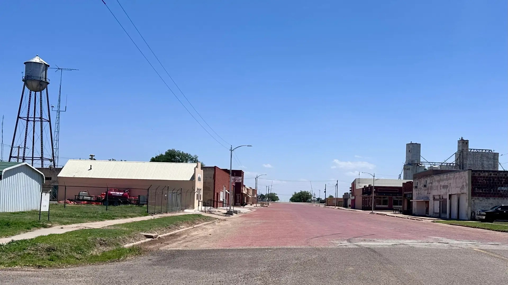 The Happy main street. It might actually be called Main Street 🤔