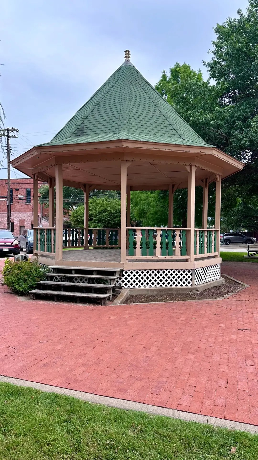 I love towns with gazebos. And ice cream parlors. and Main Streets.