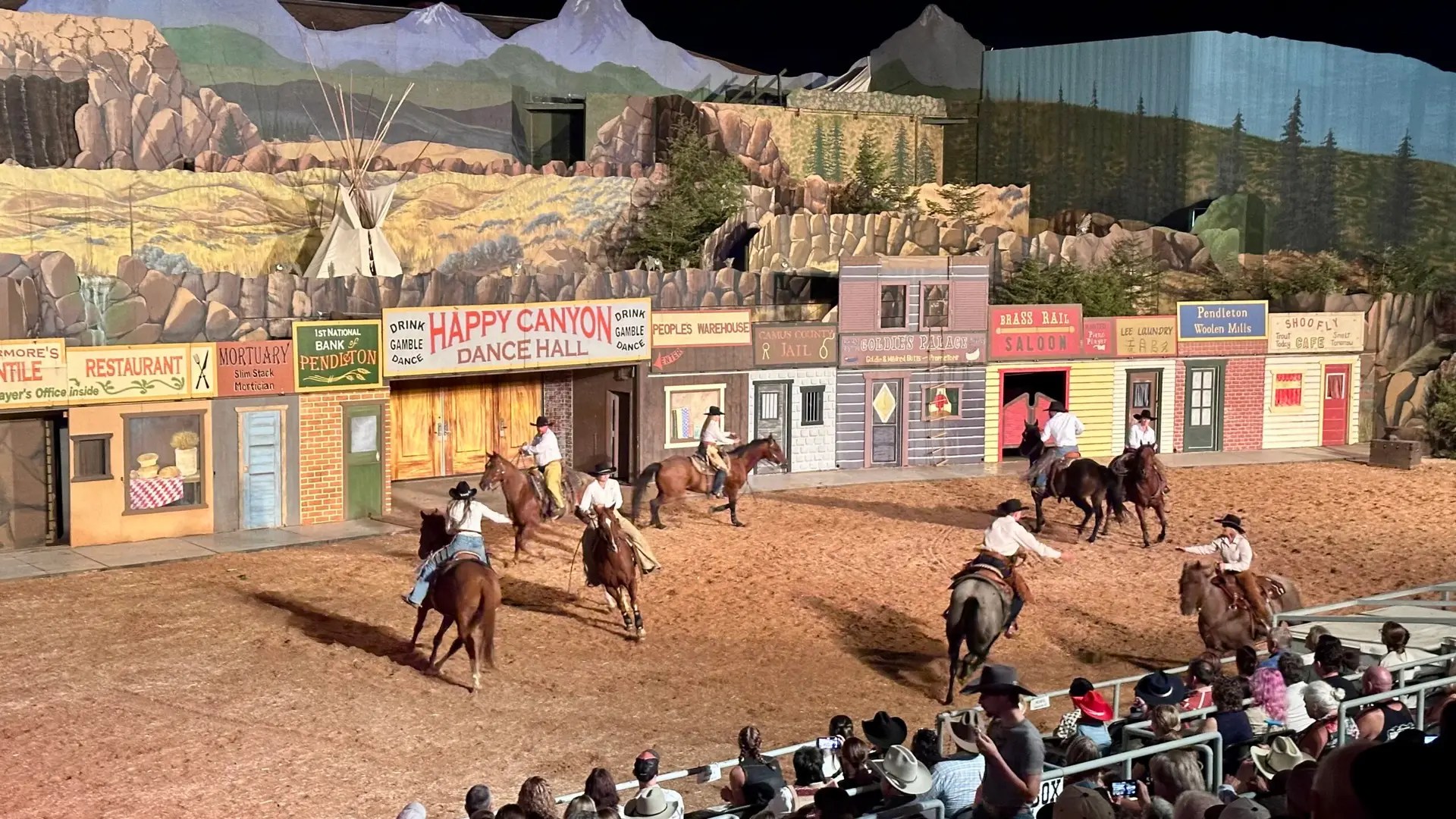 Square-dancing horses!!!