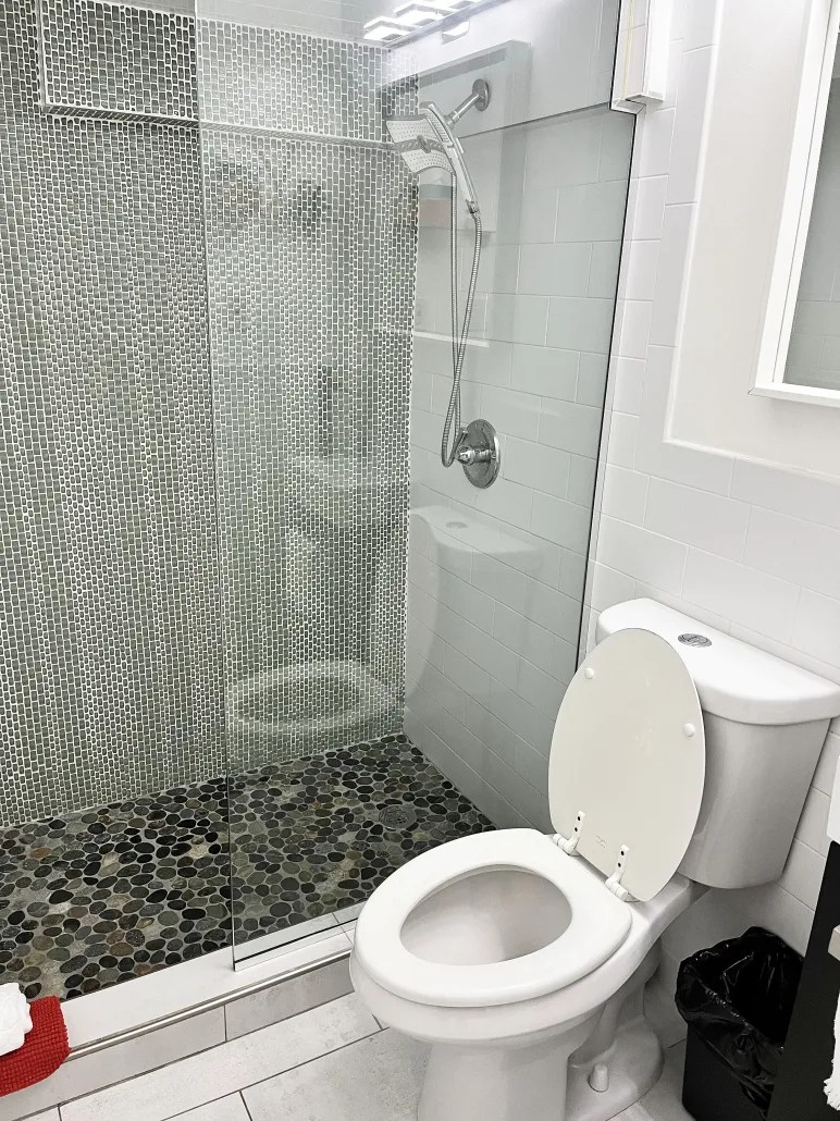 Afbeelding van de badkamer van een airbnb in New York Brooklyn