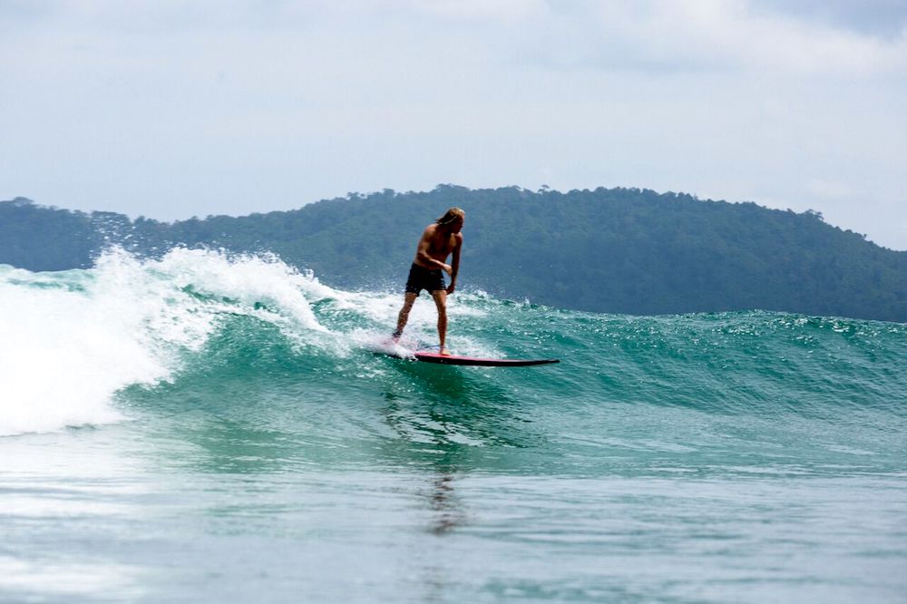 surfing mojo bali batu bolong surf camp summer retreats for adults lessons children teen young adult best nomad kid bali canggu beginners uluwatu france moliets portugal algarve lisbon 9
