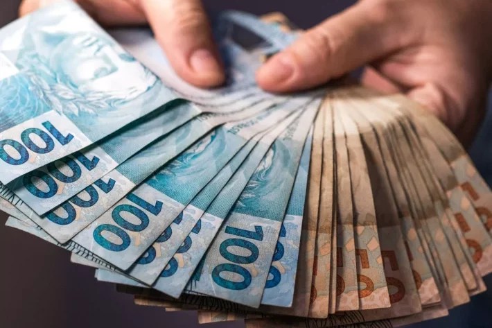 INSS antecipa 13º para beneficiários em duas parcelas; veja datas a receber