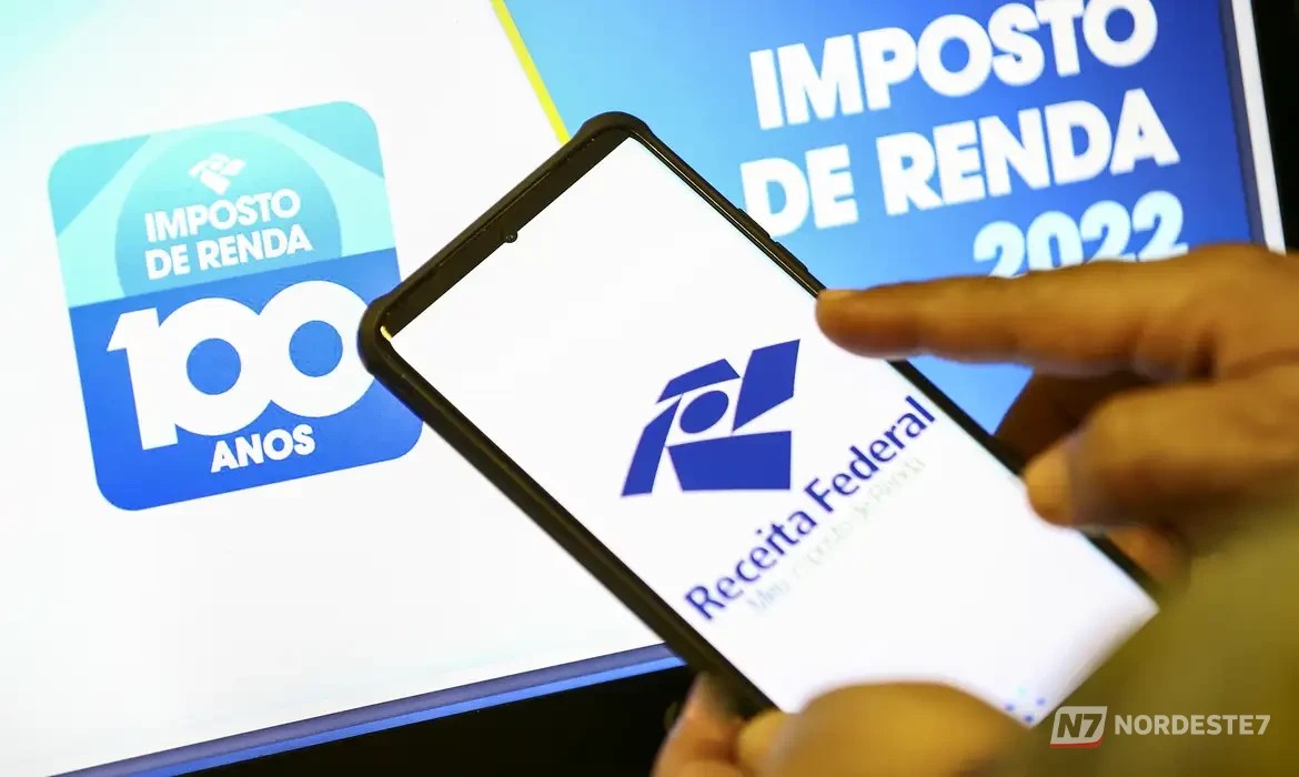 Interface de computador exibindo o programa da Receita Federal para declaração de Imposto de Renda, simbolizando as possíveis mudanças tributárias.