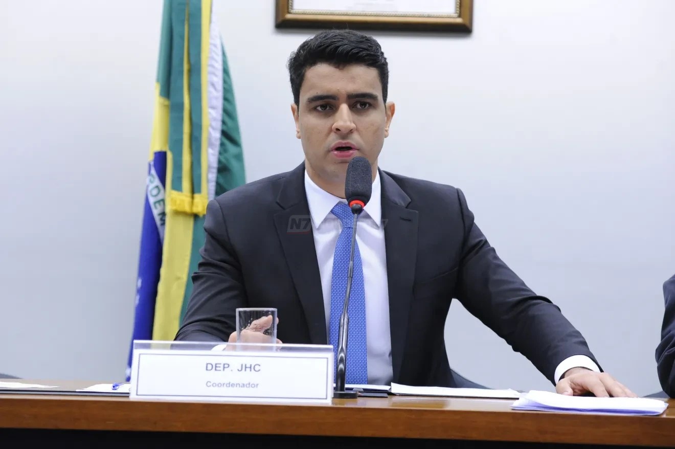 Flávio Bolsonaro confirma apoio a JHC (PSDB) para o governo de Alagoas
