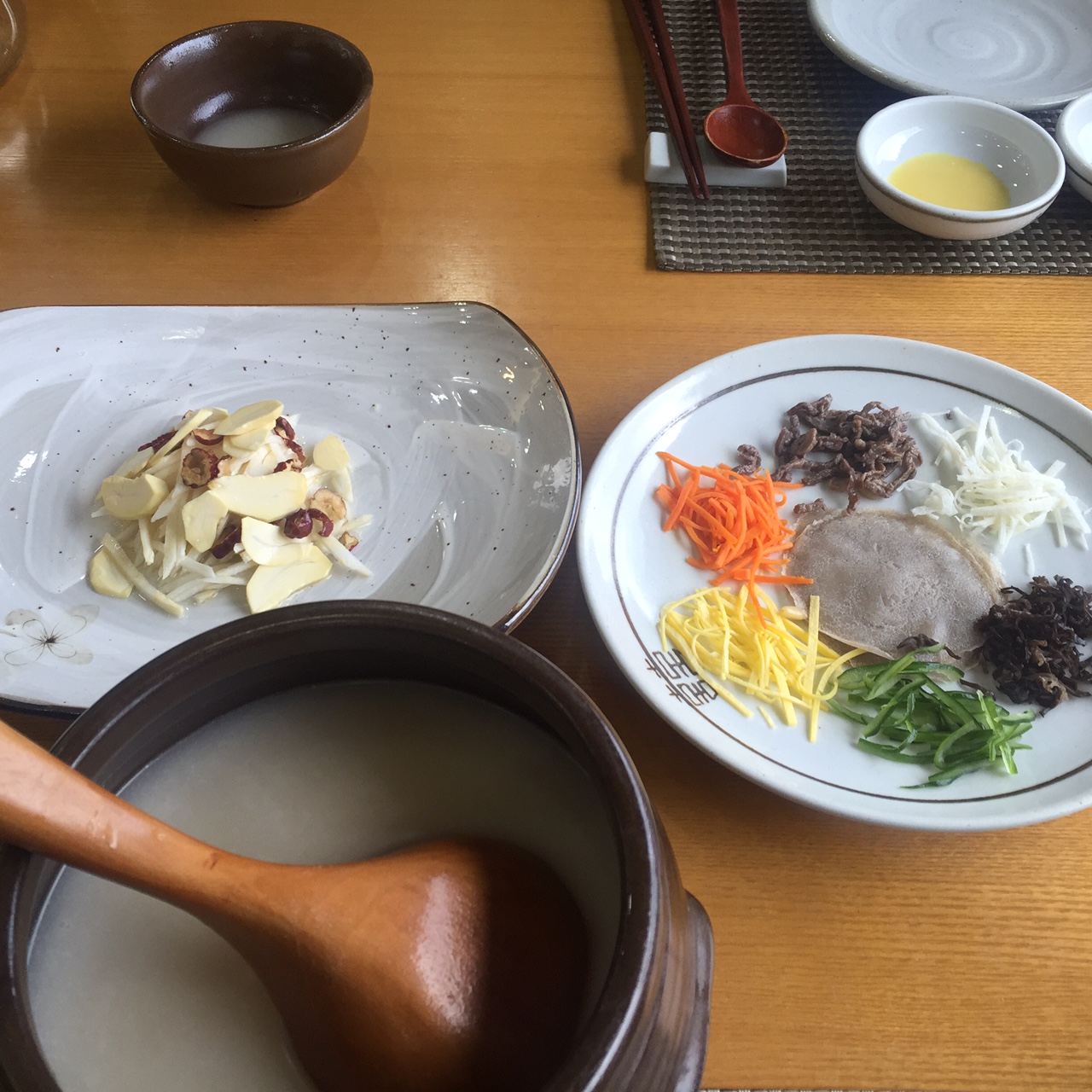 Cold dishes served as appetizer with Makguli