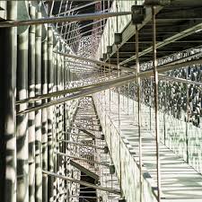 endless circling corridors adding to confusion