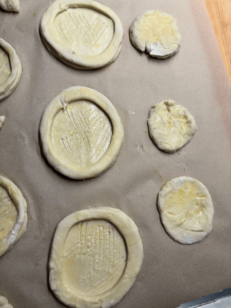 Placing rings on circles.