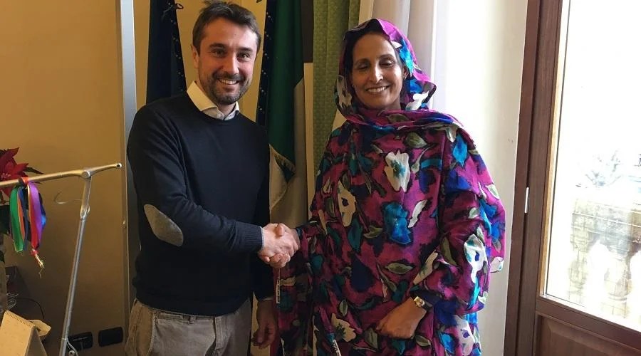 Mahfud Fatima Mahfoud, nouvelle représentante sahraouie en Italie : «Plus que jamais déterminés à poursuivre notre lutte» – Algérie Patriotique (traducido al castellano por ECS)
