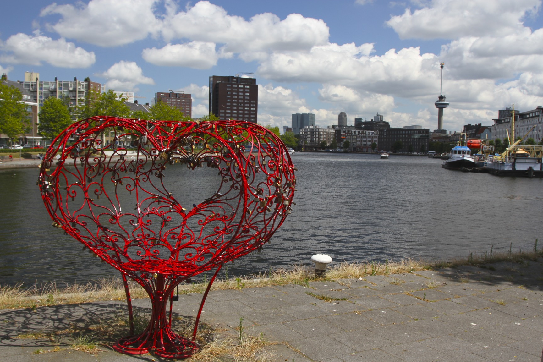 A love-locked heart on a Rotterdam quay – Notes from Camelid Country