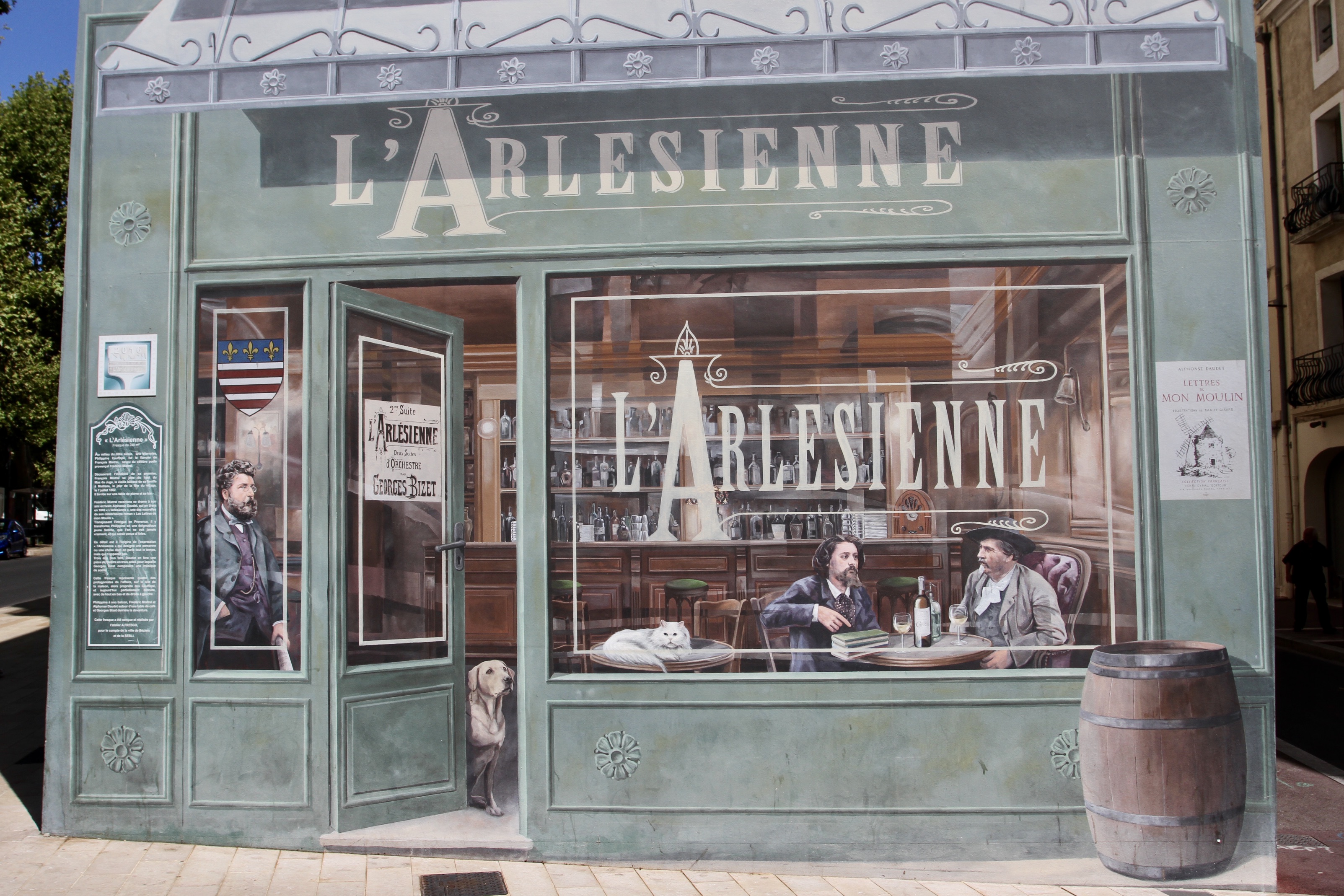 L’Arlésienne, trompe l’oeil fresco, Beziers, France