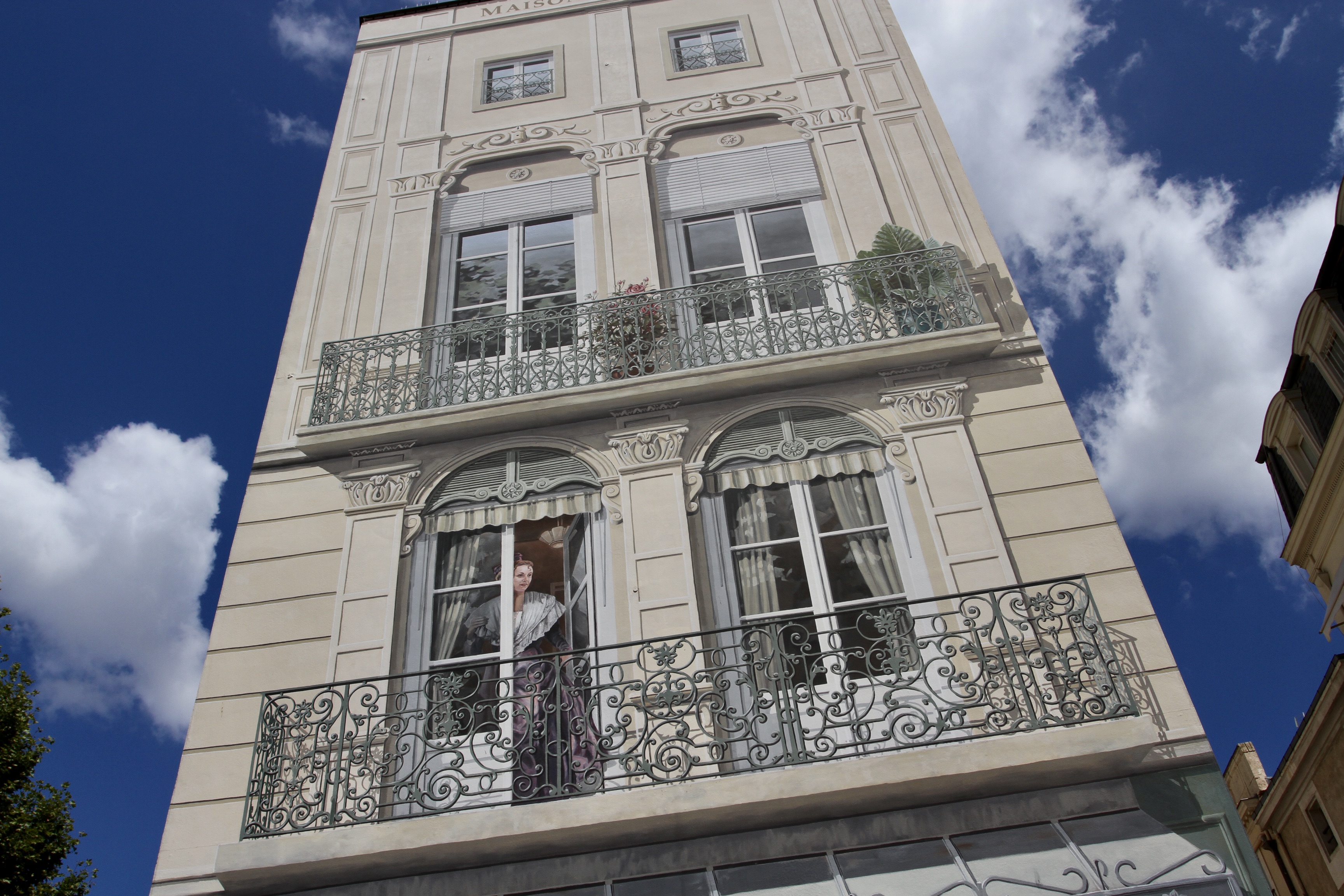 L’Arlésienne, trompe l’oeil fresco, Beziers, France