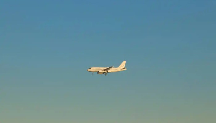 Pakistán reabre espacio aéreo a todas operaciones de vuelo