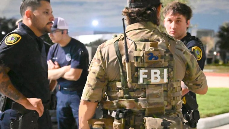 Sin Revelar Porque, El FBI Despliéga  al SWAT