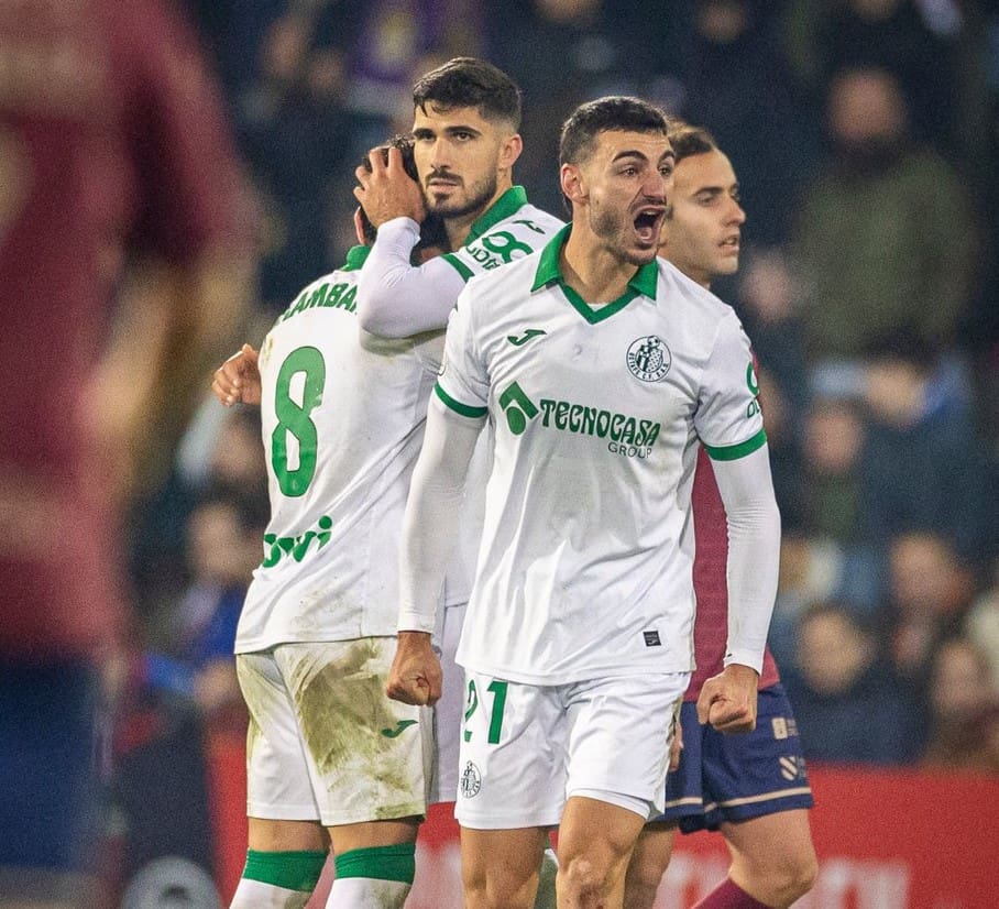jugador del Getafe celebrando una victoria