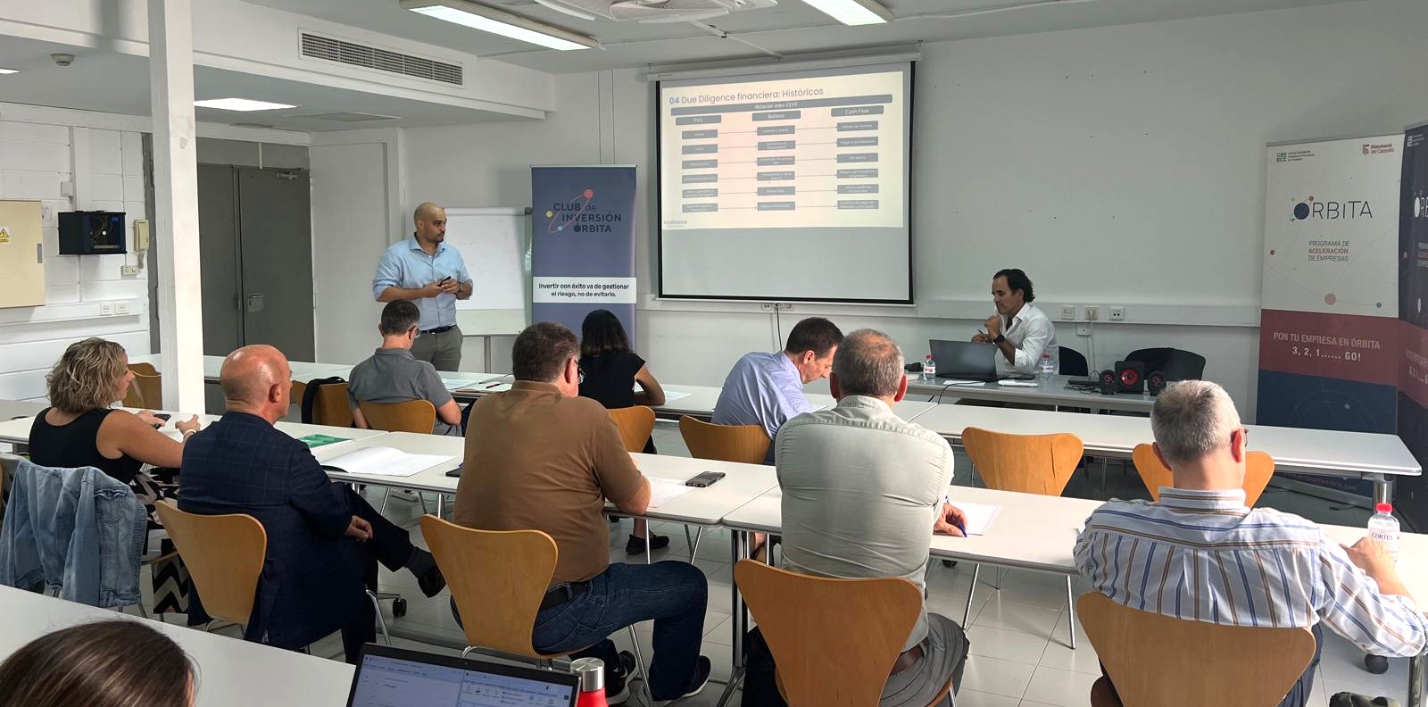 Sesión de formación del Club de Inversión Órbita