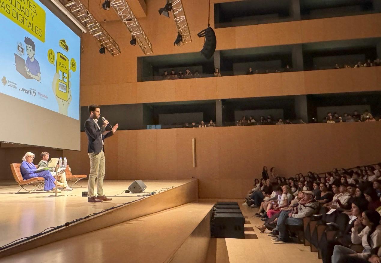CRISTIAN RAMÍREZ PSICOLOGOS AUDITORIO