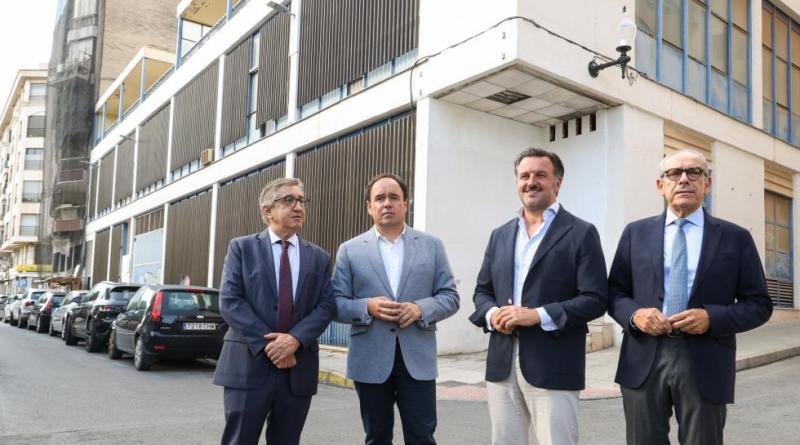 Pérez Llorca anuncia la cessió de l’edifici de Correus d’Elx a l’Ajuntament