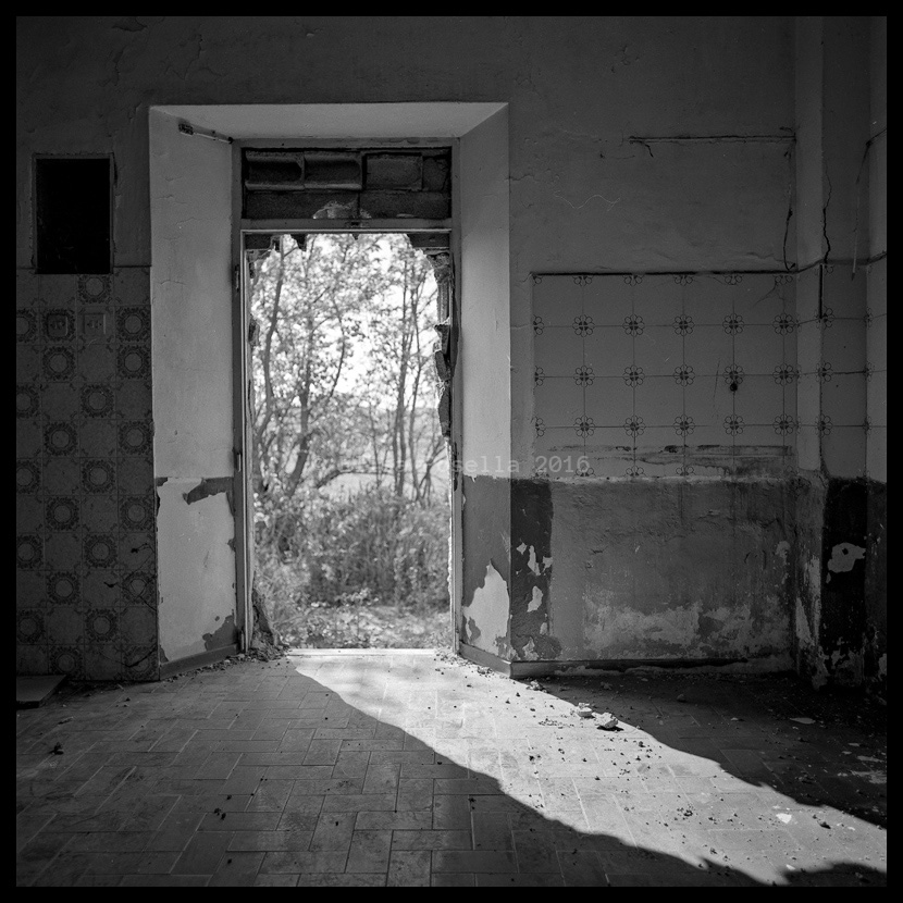 The observer (solitary prisoner) © Elisa Posella