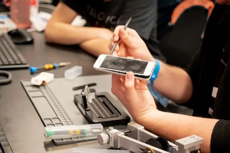 Connecting News Narratives With Phone Repair Evolution