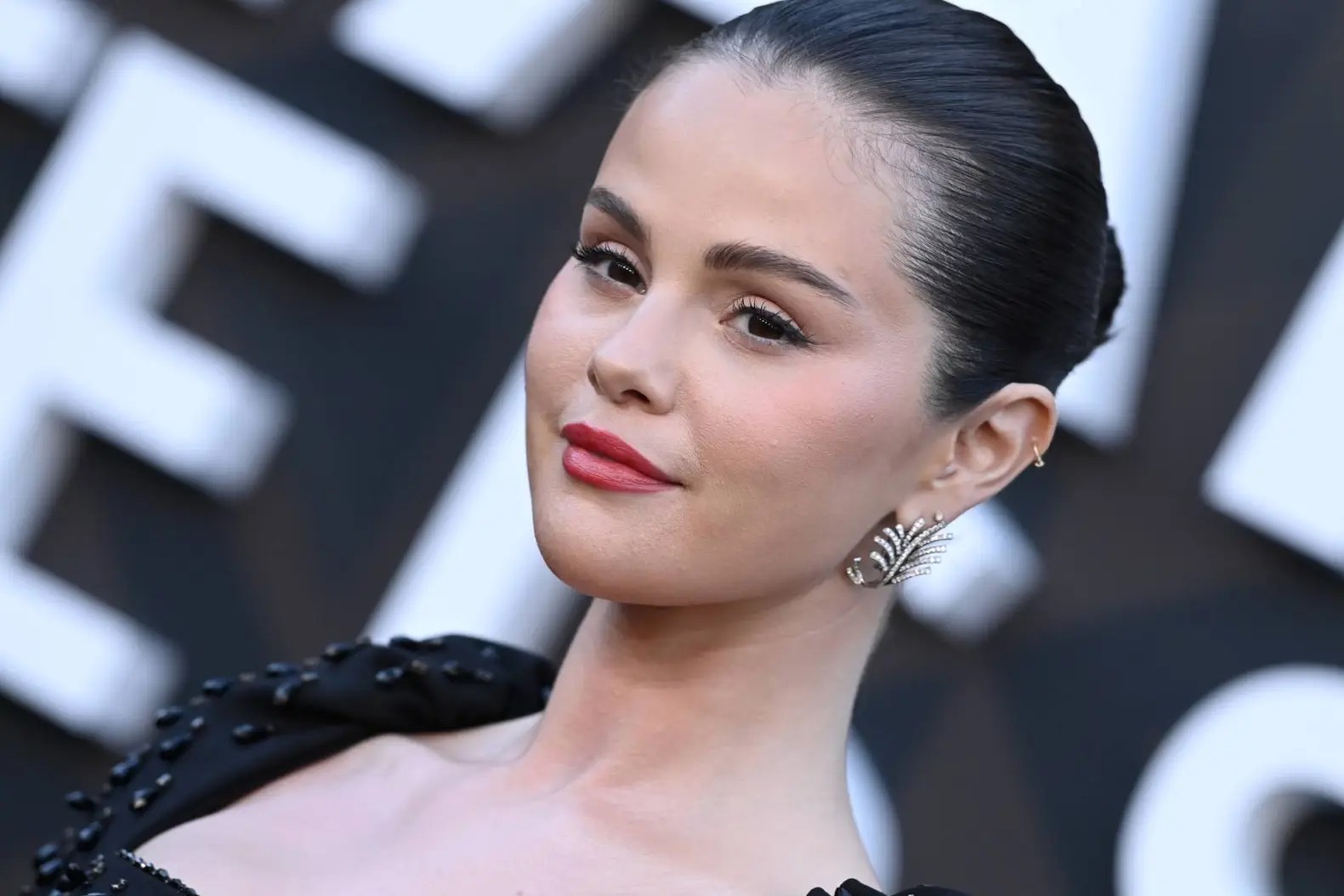 selena-gomez-wizards-end