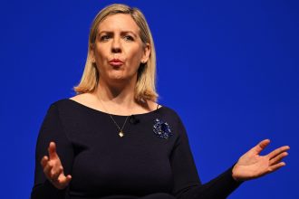 Andrea Jenkyns siblings