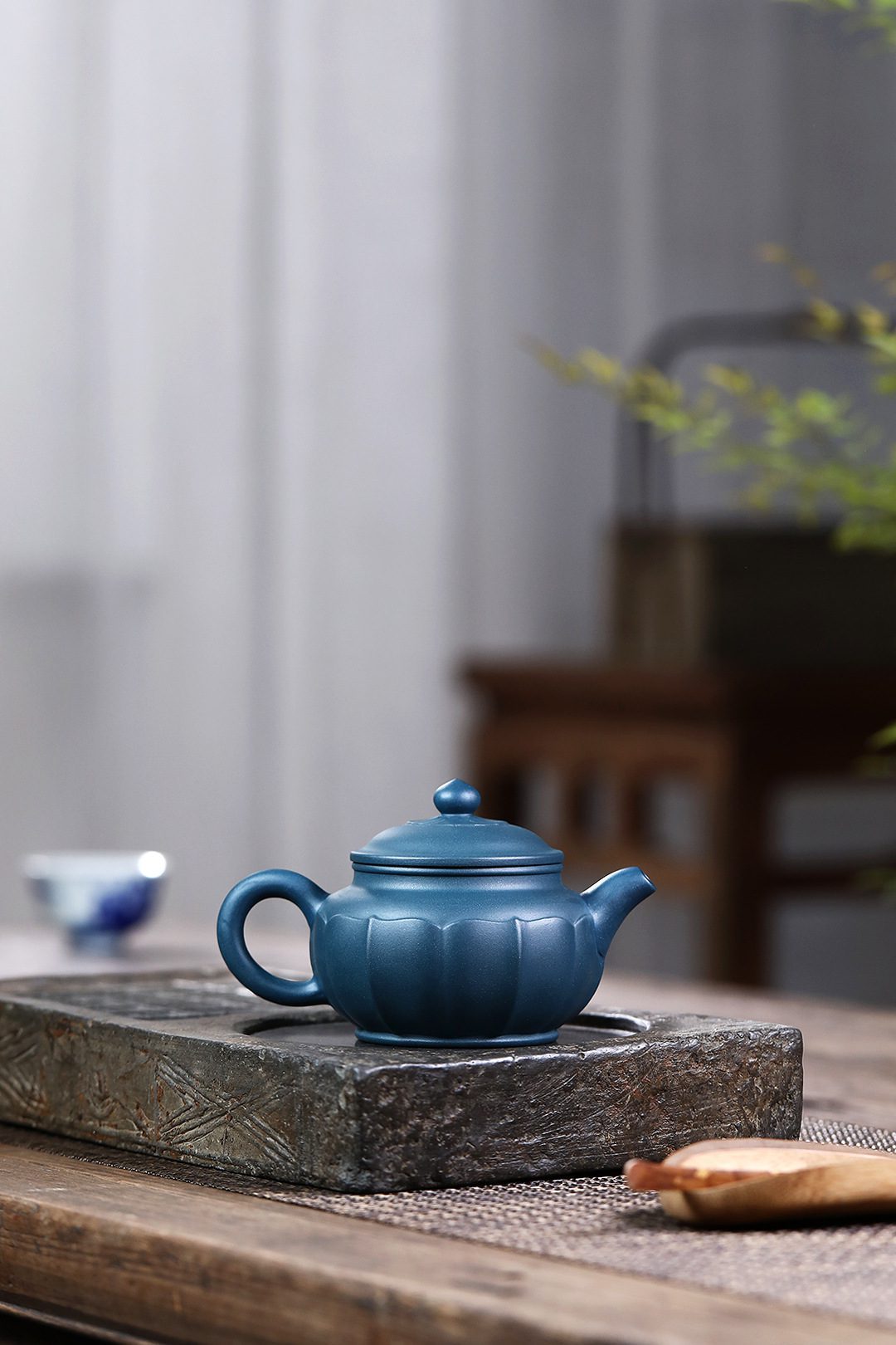 宜興紫砂壺原礦天青泥蓮瓣茶壺(320ml) - 南山居