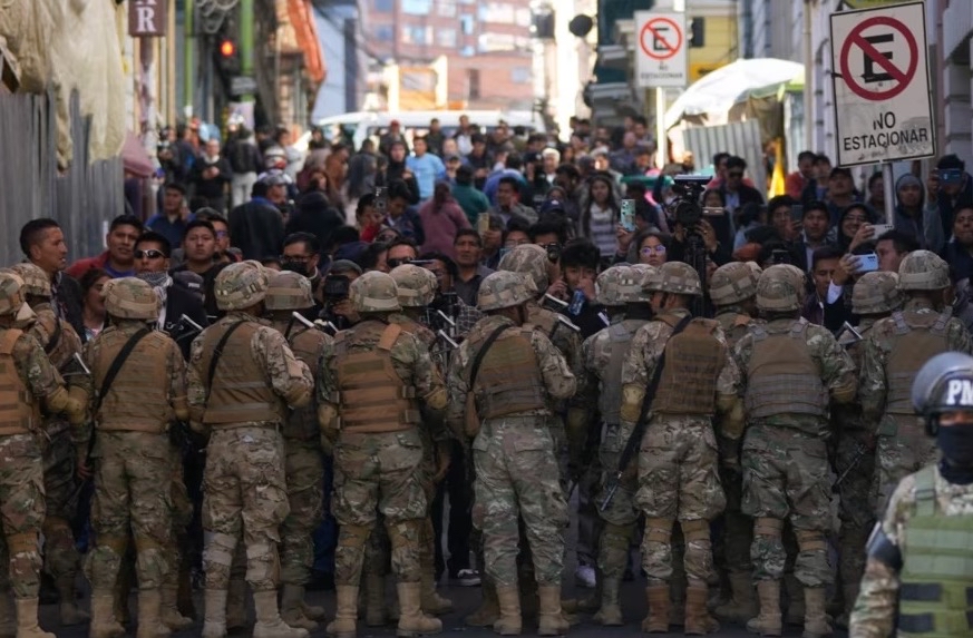 A una semana de presunto intento de golpe, reinan confusión y teorías conspirativas en Bolivia
