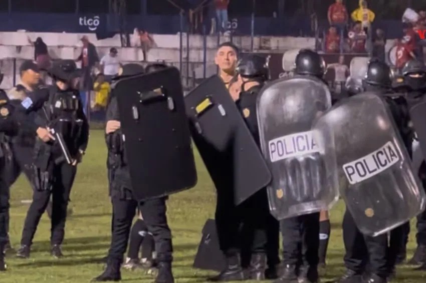 Violencia en el Fútbol de Guatemala: Nuevo Episodio en una Historia de Rivalidad Intensa”