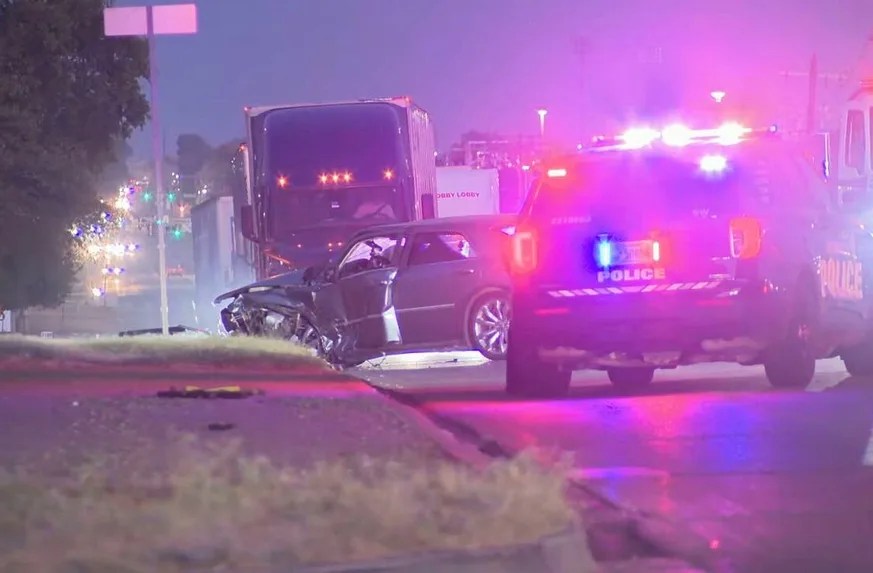 Dos personas resultan heridas tras un fuerte accidente de tránsito en el suroeste de Oklahoma City