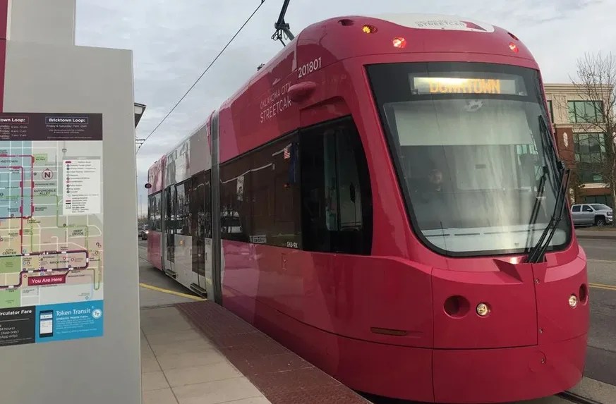 El tranvía del centro de Oklahoma City pasa a ser permanentemente gratuito para todos los usuarios