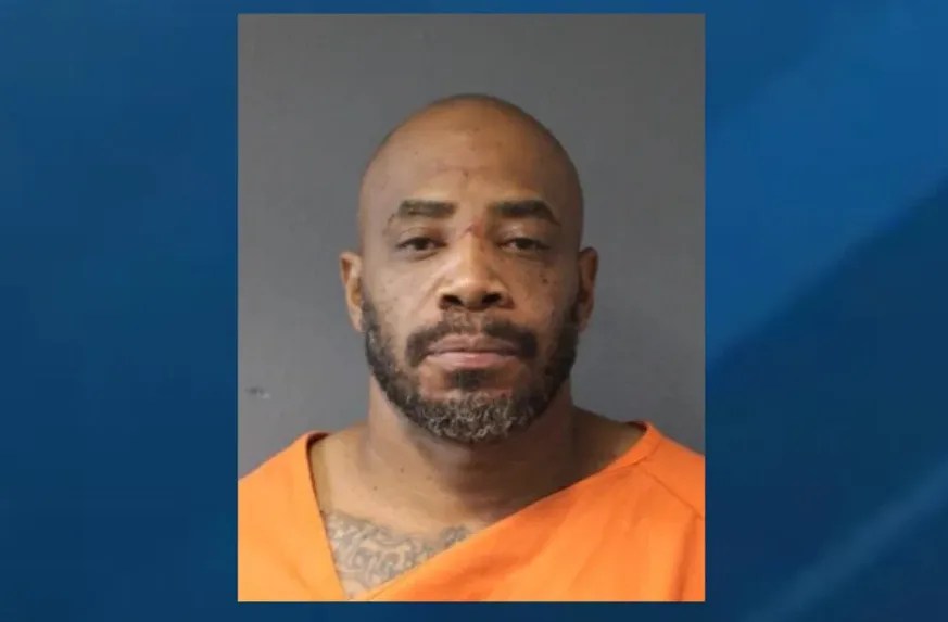 Policía de Oklahoma City balea a un hombre tras embestir varias patrullas durante una intervención