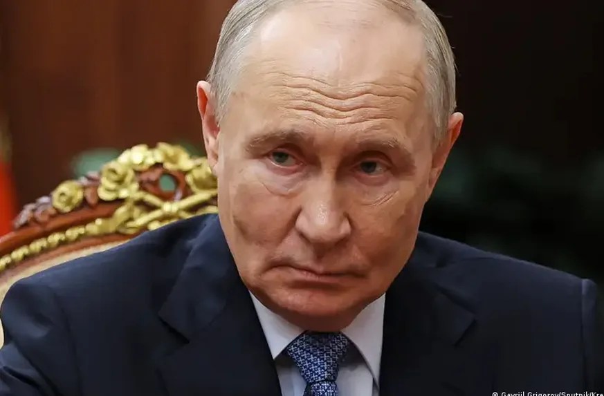 Vladímir Putin amenaza con interceptar buques occidentales como medida de represalia