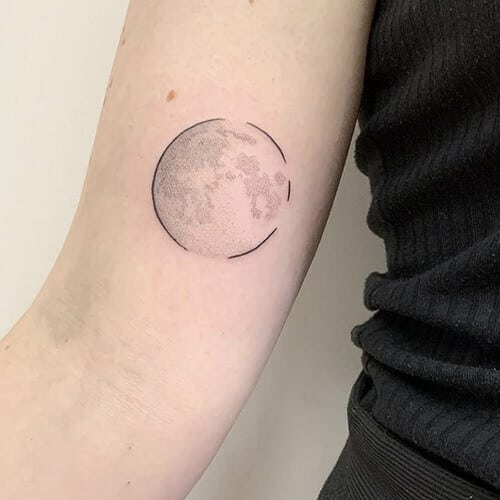 12 Beautiful Moon Tattoos Based On Your Zodiac Sign 500_x_500_jpg