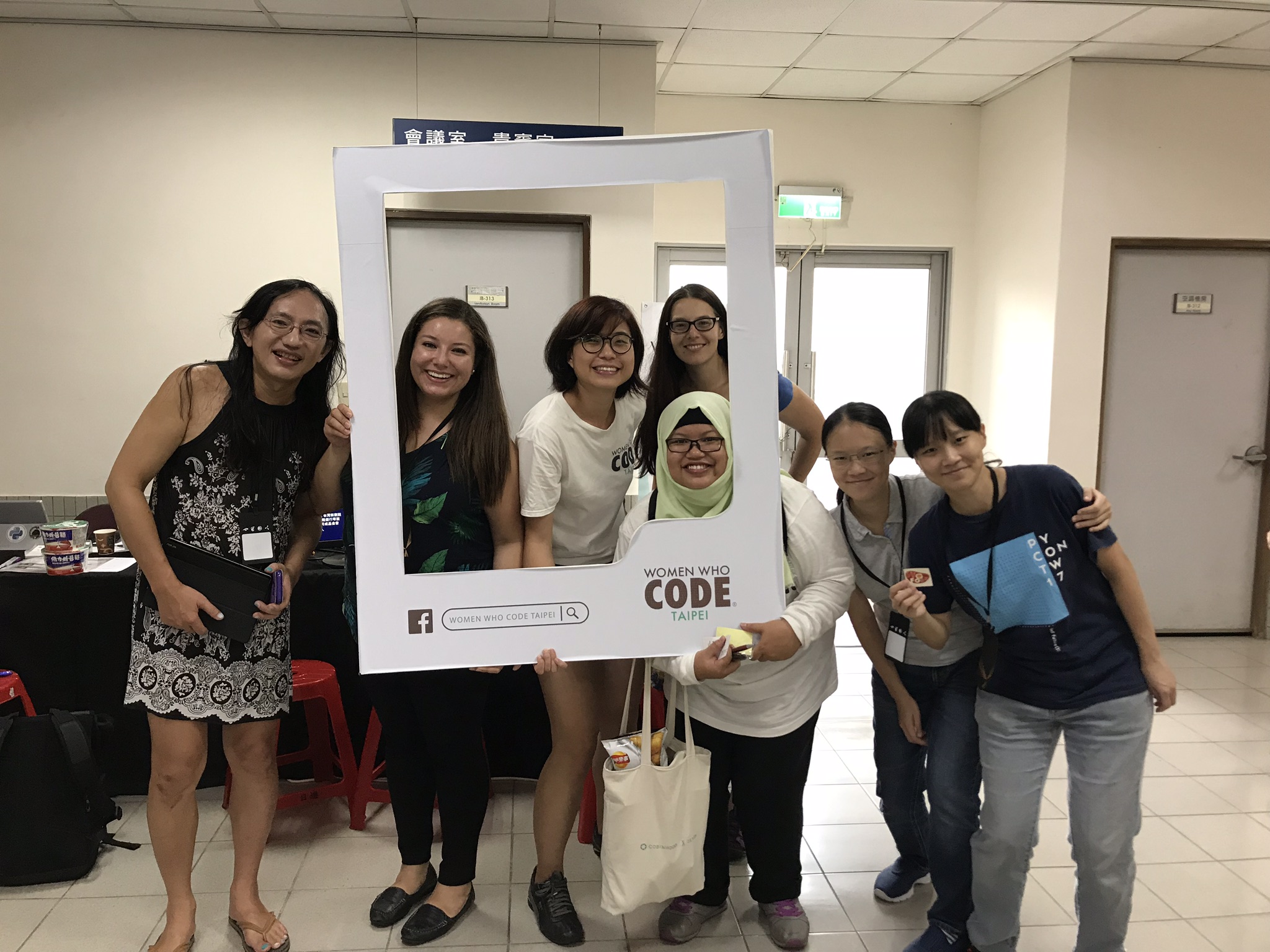 It was great meeting the Girls Who Code Taipei group!