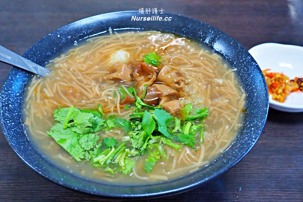 陳老董麵飯館｜一大碗公的大腸墨魚麵線只要50元！平價大份量的銅板美食餐廳