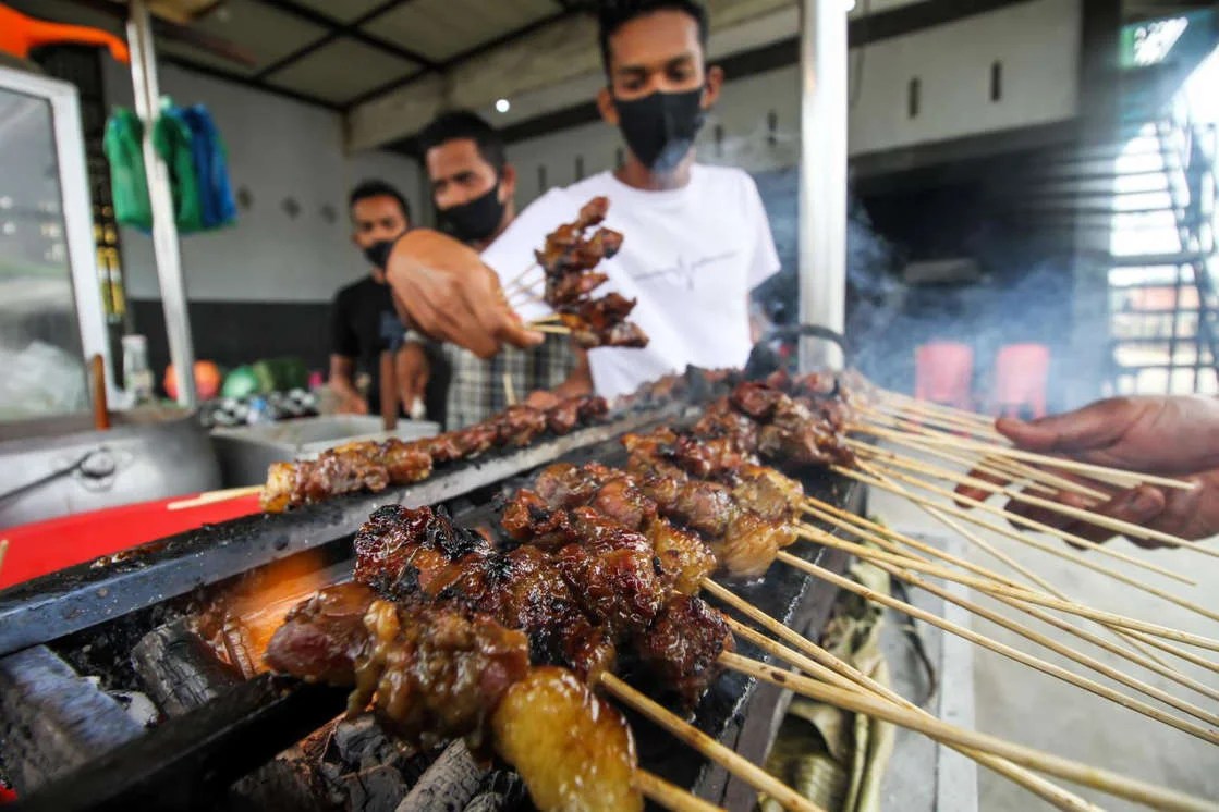 10 Makanan Khas Indonesia yang Wajib Dicoba