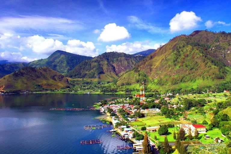 15 Destinasi Wisata Di Sumatra Utara yang Keren dan Indah