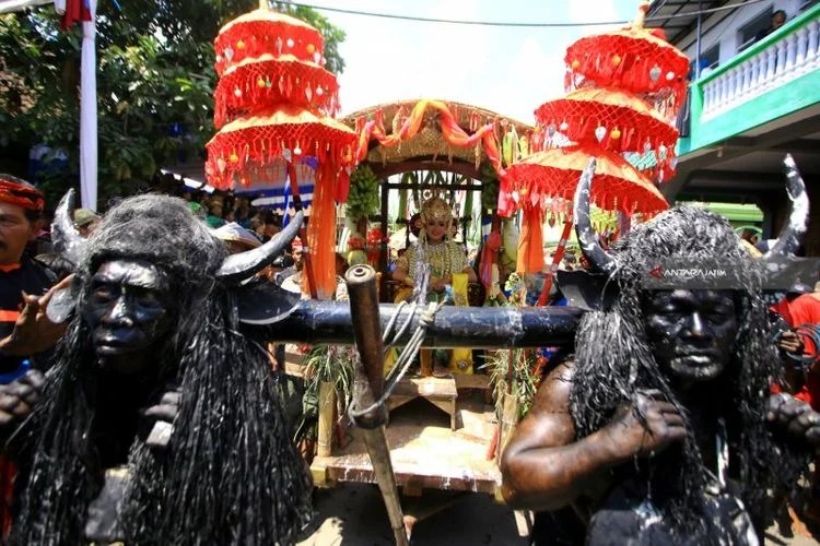 Ritual Kebo-Keboan Suku Osing: Harmoni Mistis Menjaga Kesuburan Tanah Sang Gunung