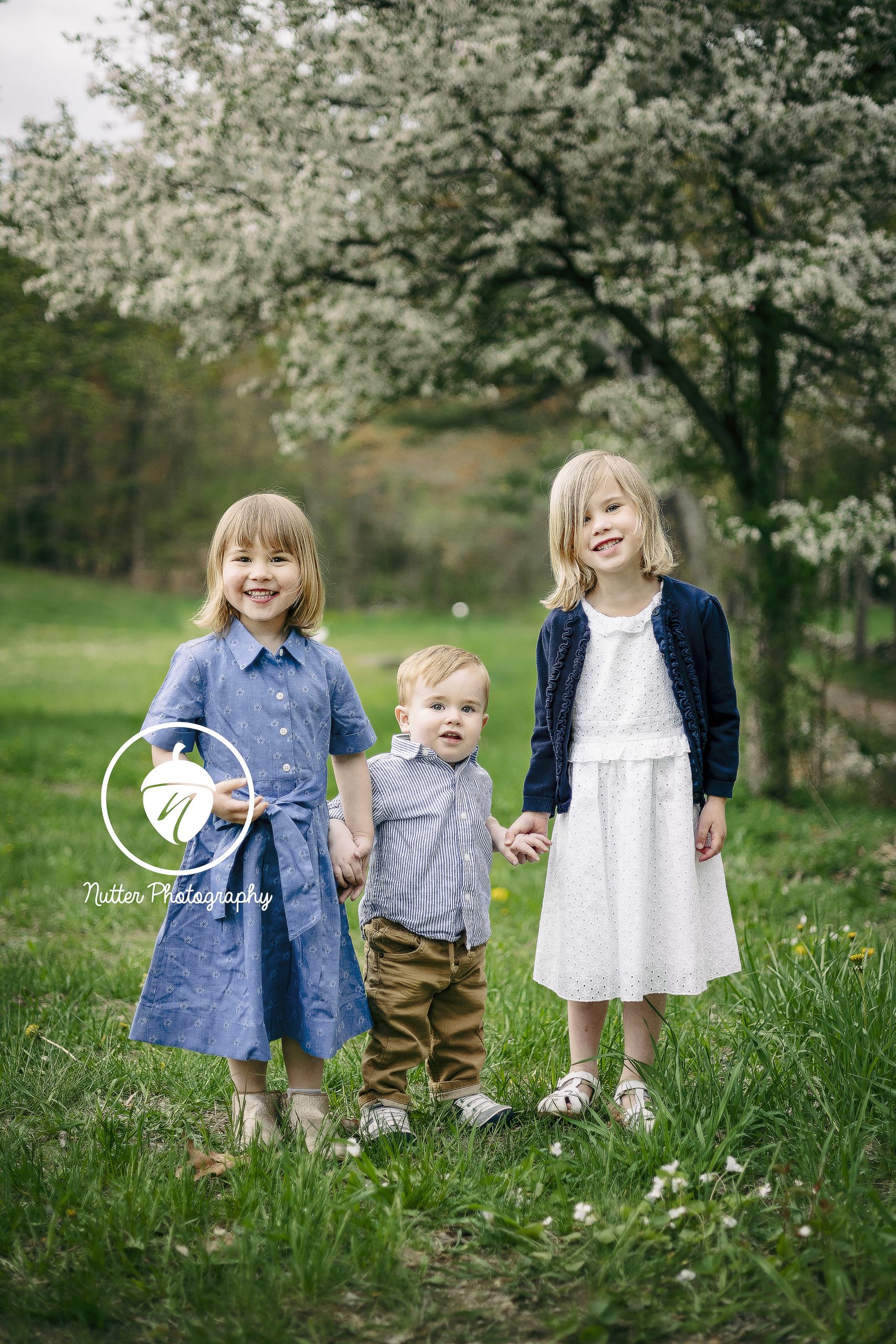 spring photos of these sweet siblings