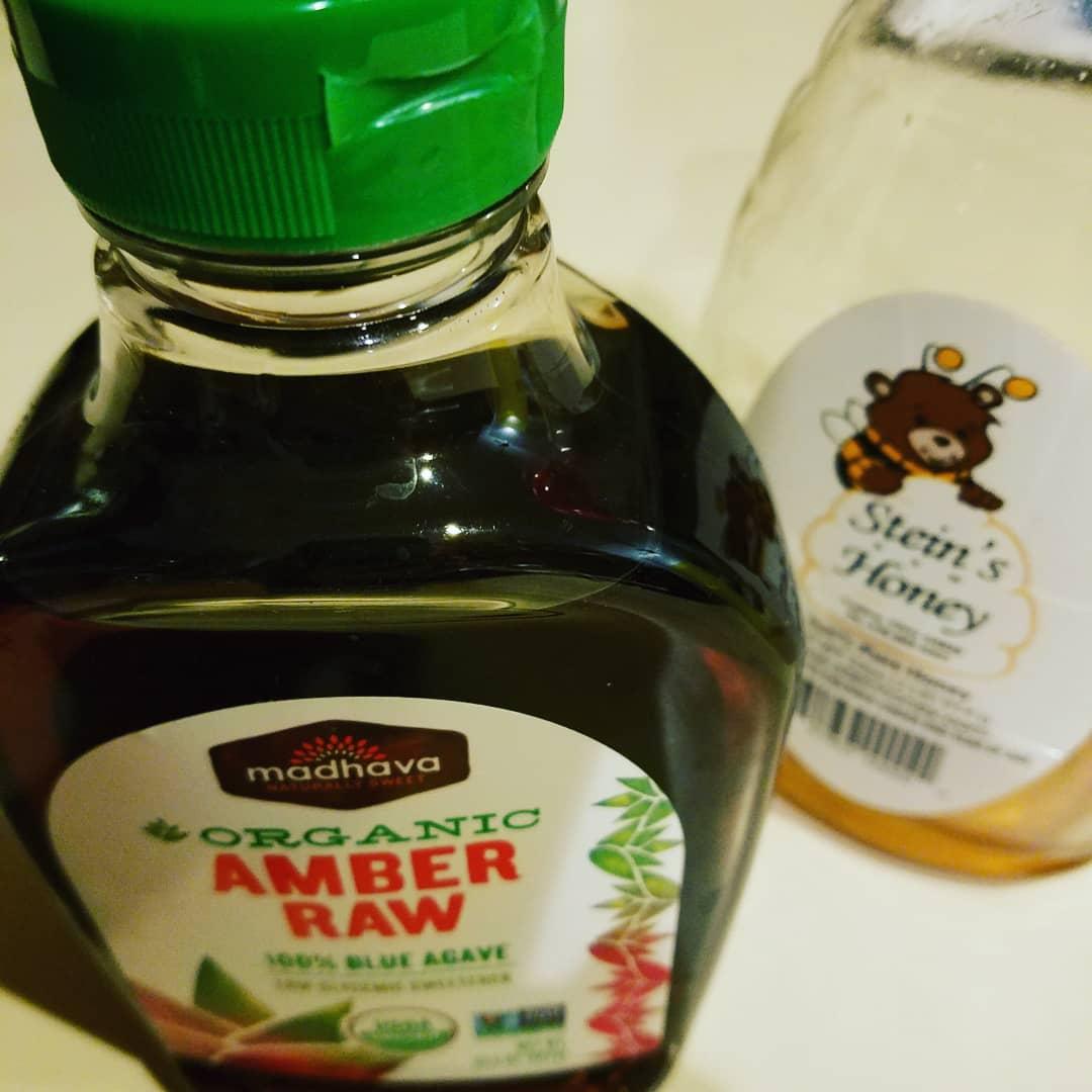 Nutt So Ruff helps you choose between agave nectar and honey