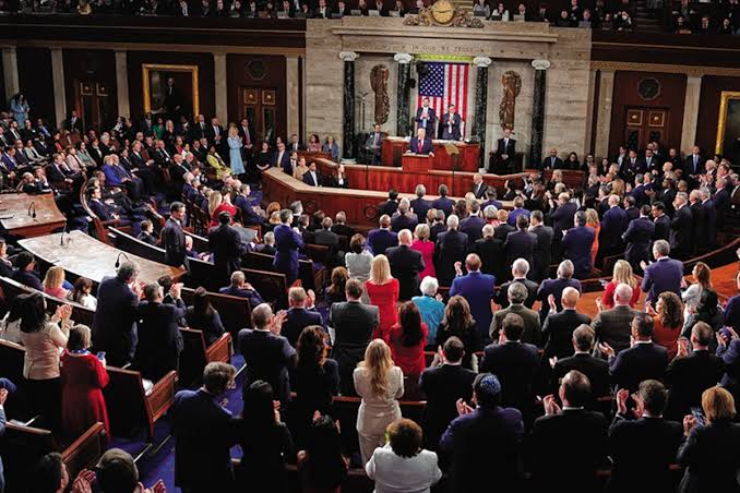 Trump presume logros en migración y política exterior