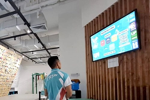 Digital Signage used as information board at Rock On Boulder Gym