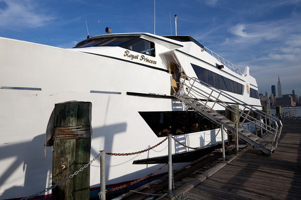 About Luxury Yacht Charter In Nyc New York Royal Princess