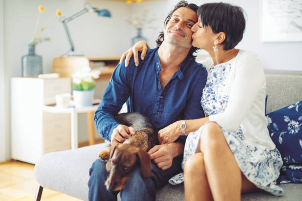 Dear Abby: My boyfriend won’t divorce his wife