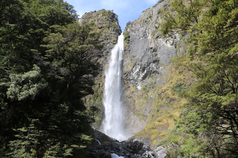 デビルズパンチボールウォーク（Devil’s Punchbowl Walking Track)