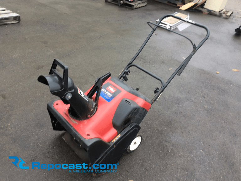 Toro Ccr 2450 Snow Blower In Greenwood Mo Item L9983 Sold Purple Wave 
