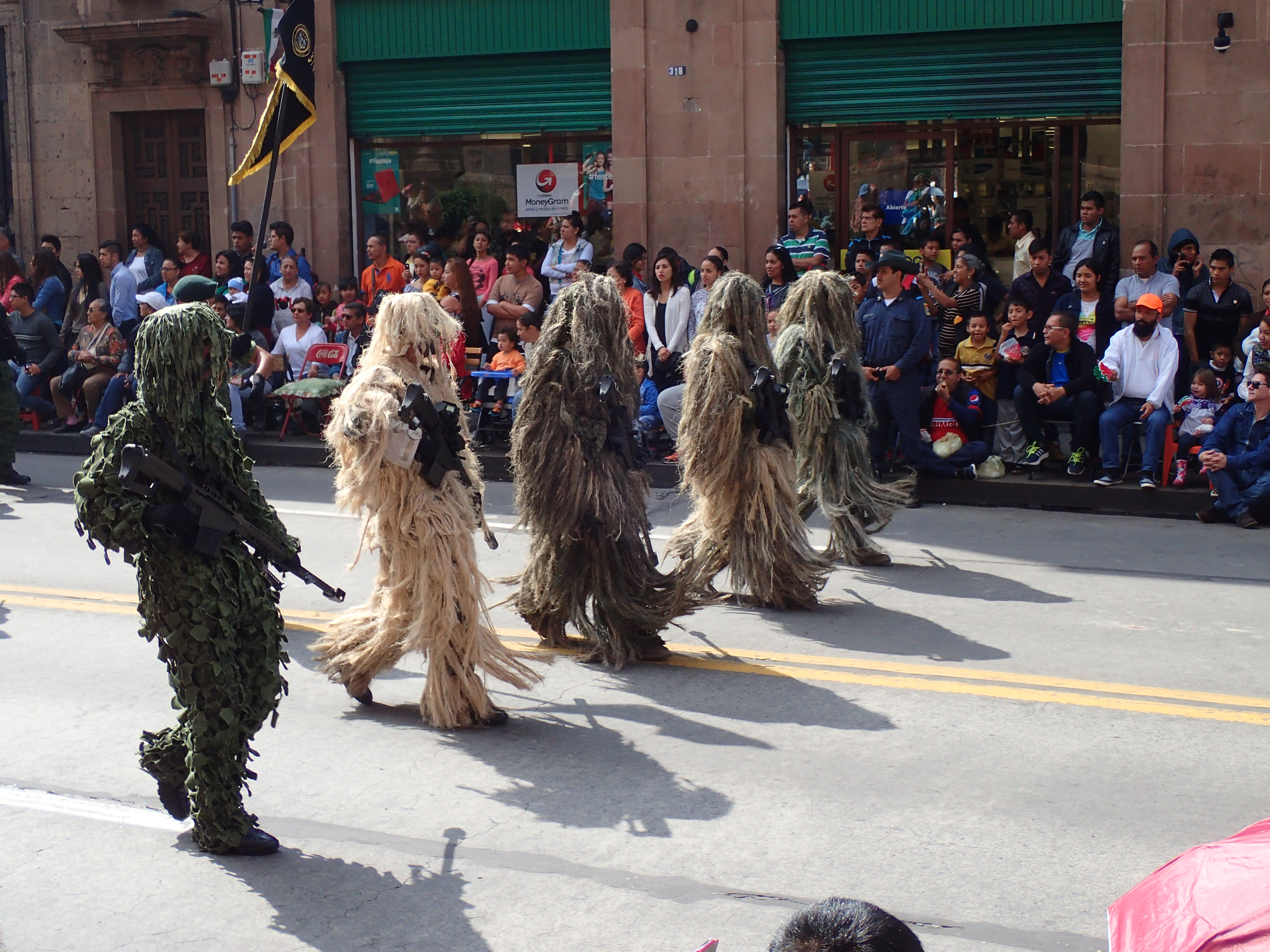 M - Le défilé Morelos