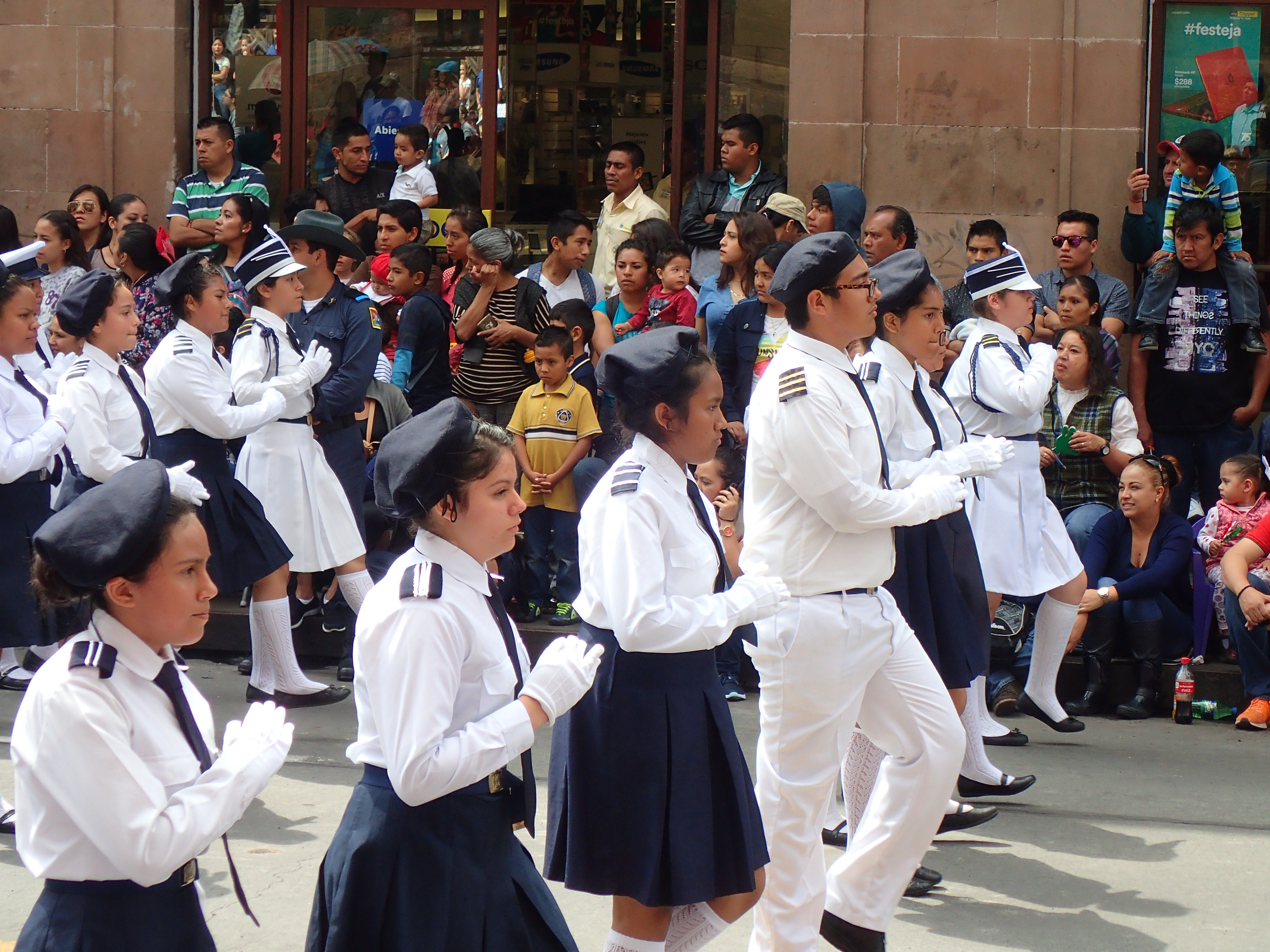 M - Le défilé Morelos