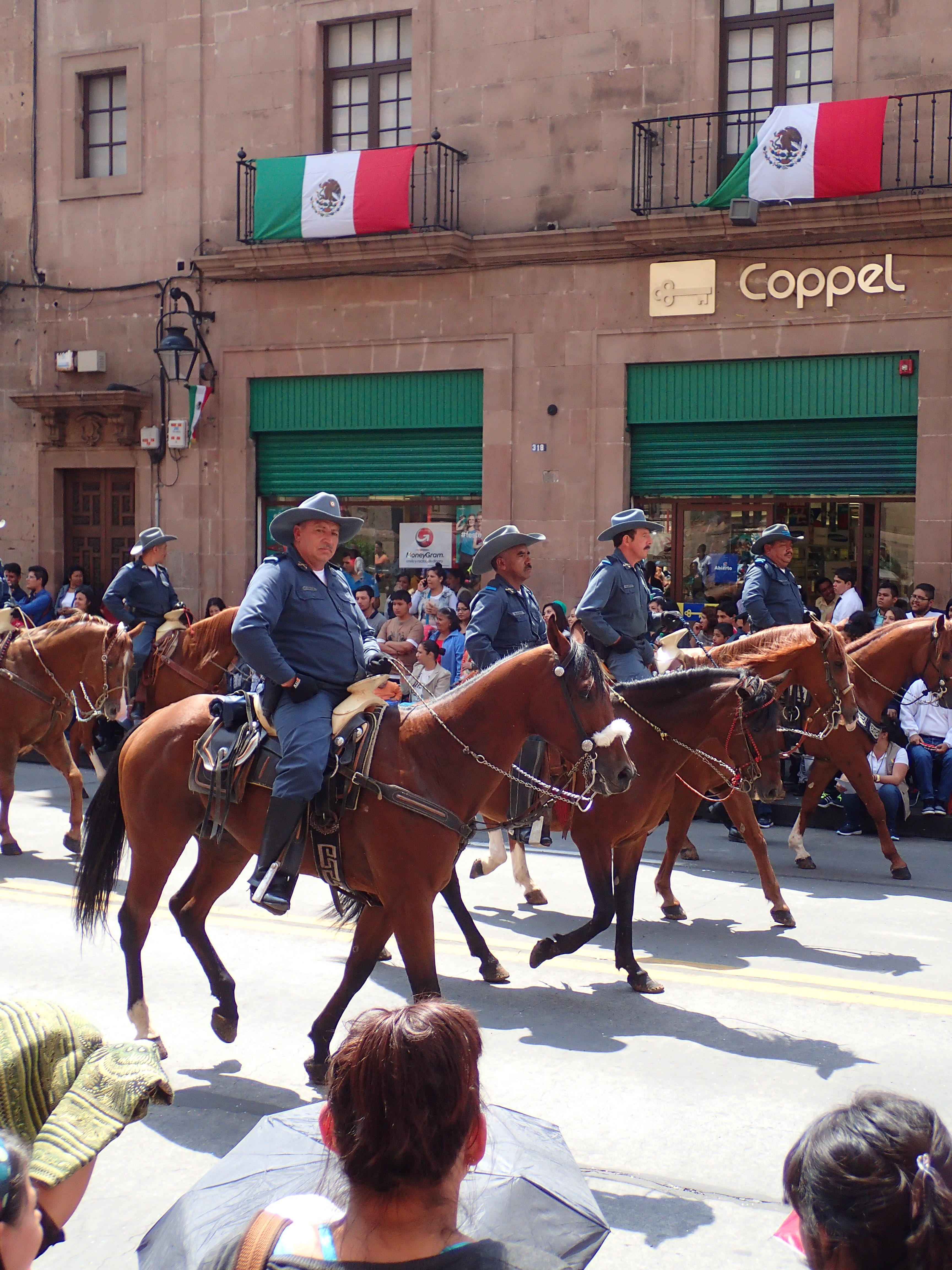 M - Le défilé Morelos