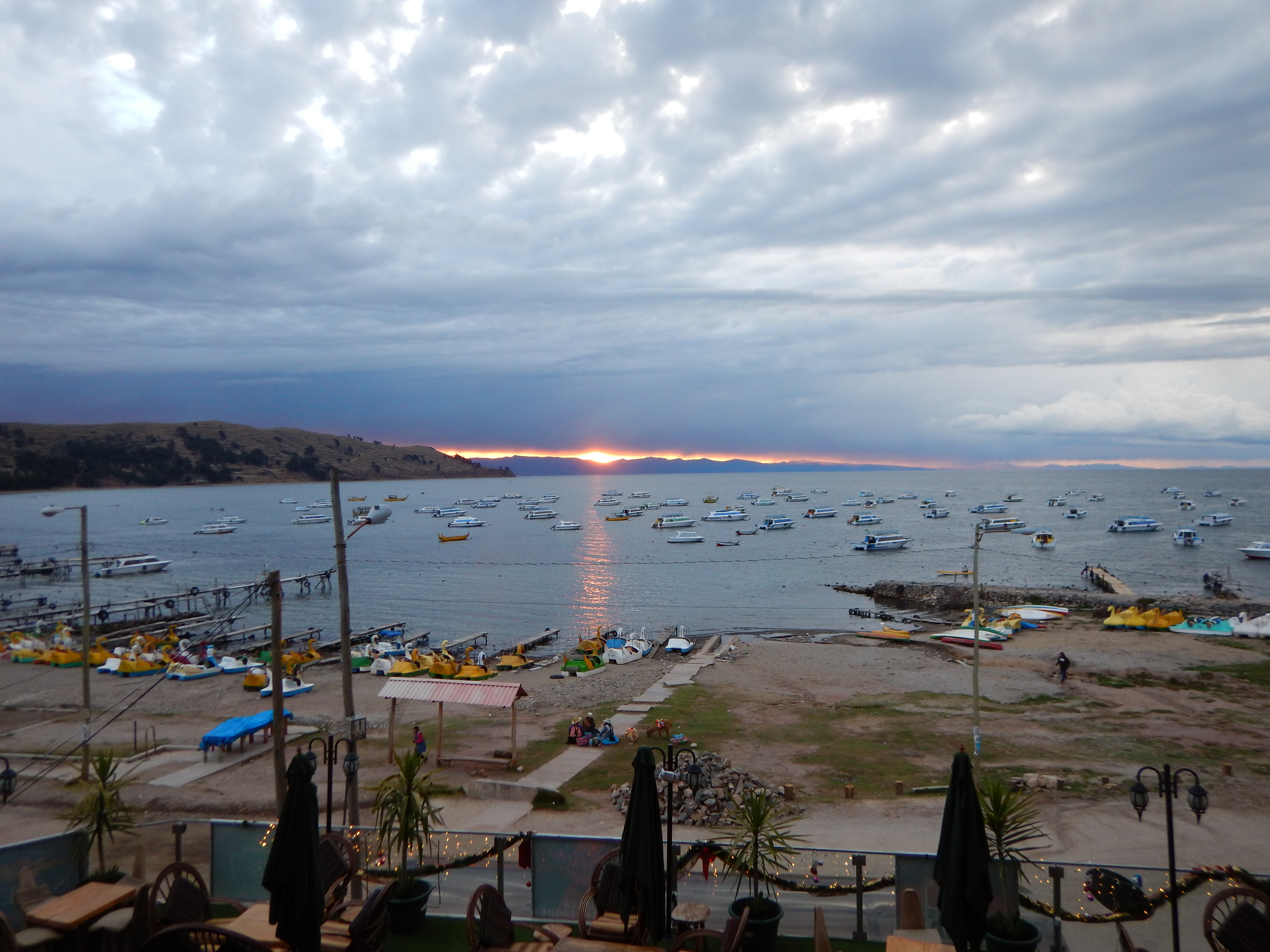 Couché de soleil sur le lac